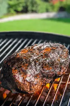Schopfbraten "Noble Roast" am Grill