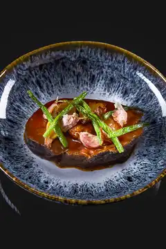 Steaks vom Schopfbraten "Noble Roast" angerichtet